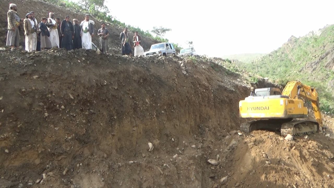 محافظ صعدة يطلع على أضرار السيول في حاجزي الرحبة وقلة بن طاهر