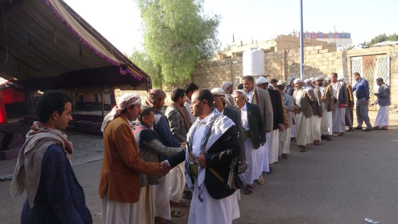 محافظ صعدة يقدّم واجب العزاء في وفاة محمد يحيى الحوثي